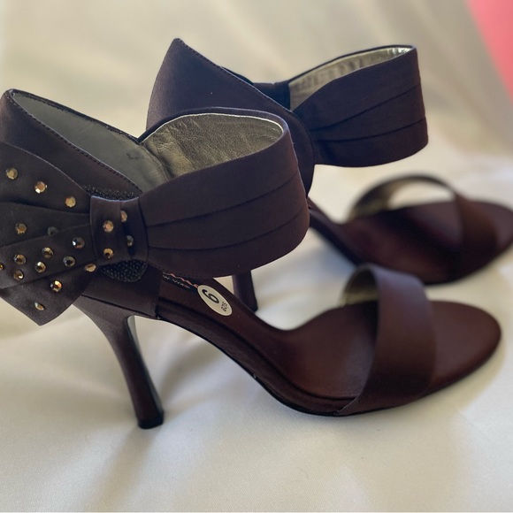🤎HP🤎 NWT Women’s Nina Clova Luster Satin Bow Embellished Heels Size 9 Brown Prom - Picture 6 of 9